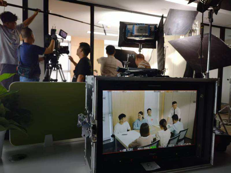 开远市TVC拍摄公司：科技产品视觉化大师，诠释未来感与功能美学